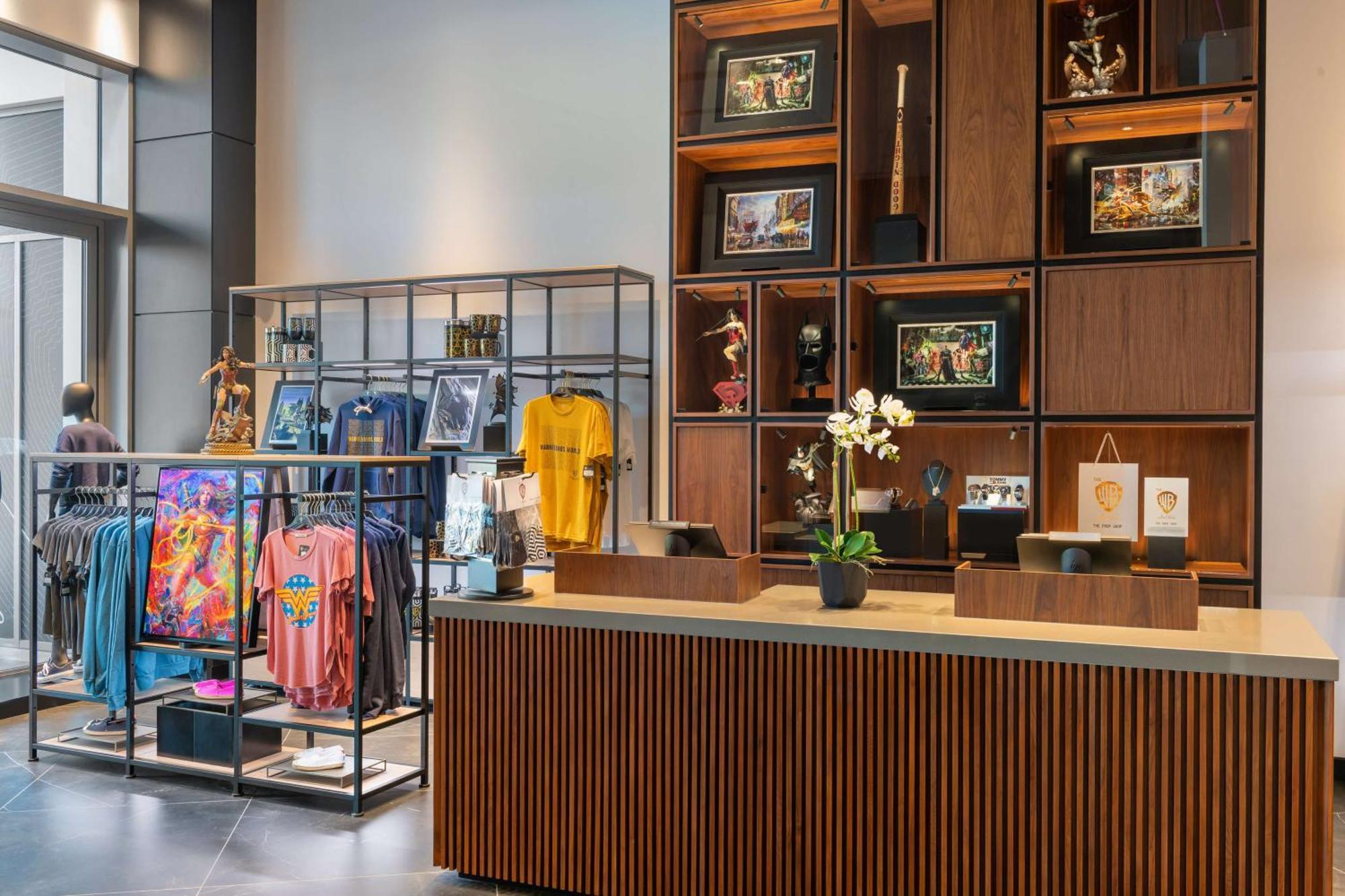 The Wb Abu Dhabi, Curio Collection By Hilton Hotel Ngoại thất bức ảnh The Museum Shop