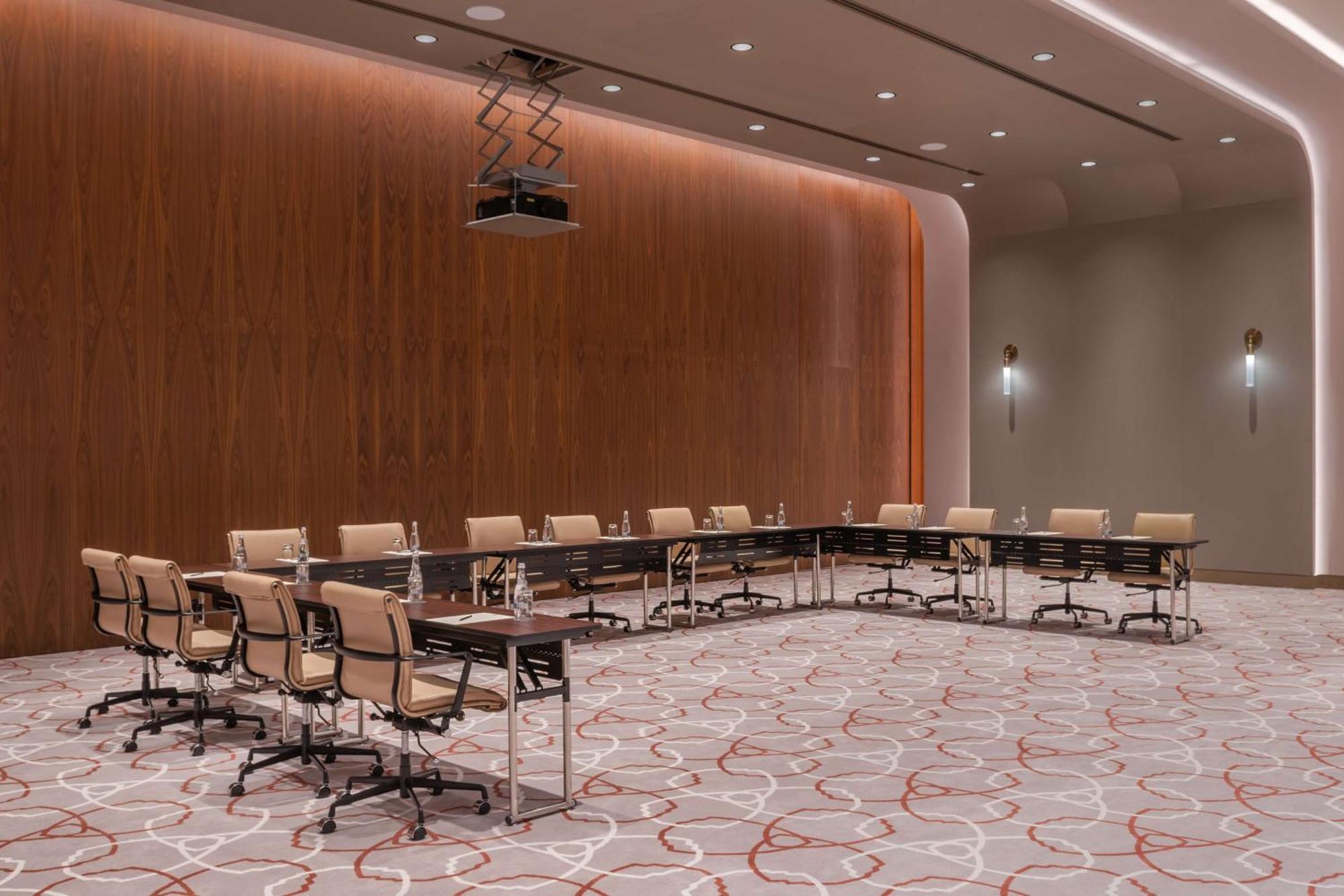 The Wb Abu Dhabi, Curio Collection By Hilton Hotel Ngoại thất bức ảnh Meeting room