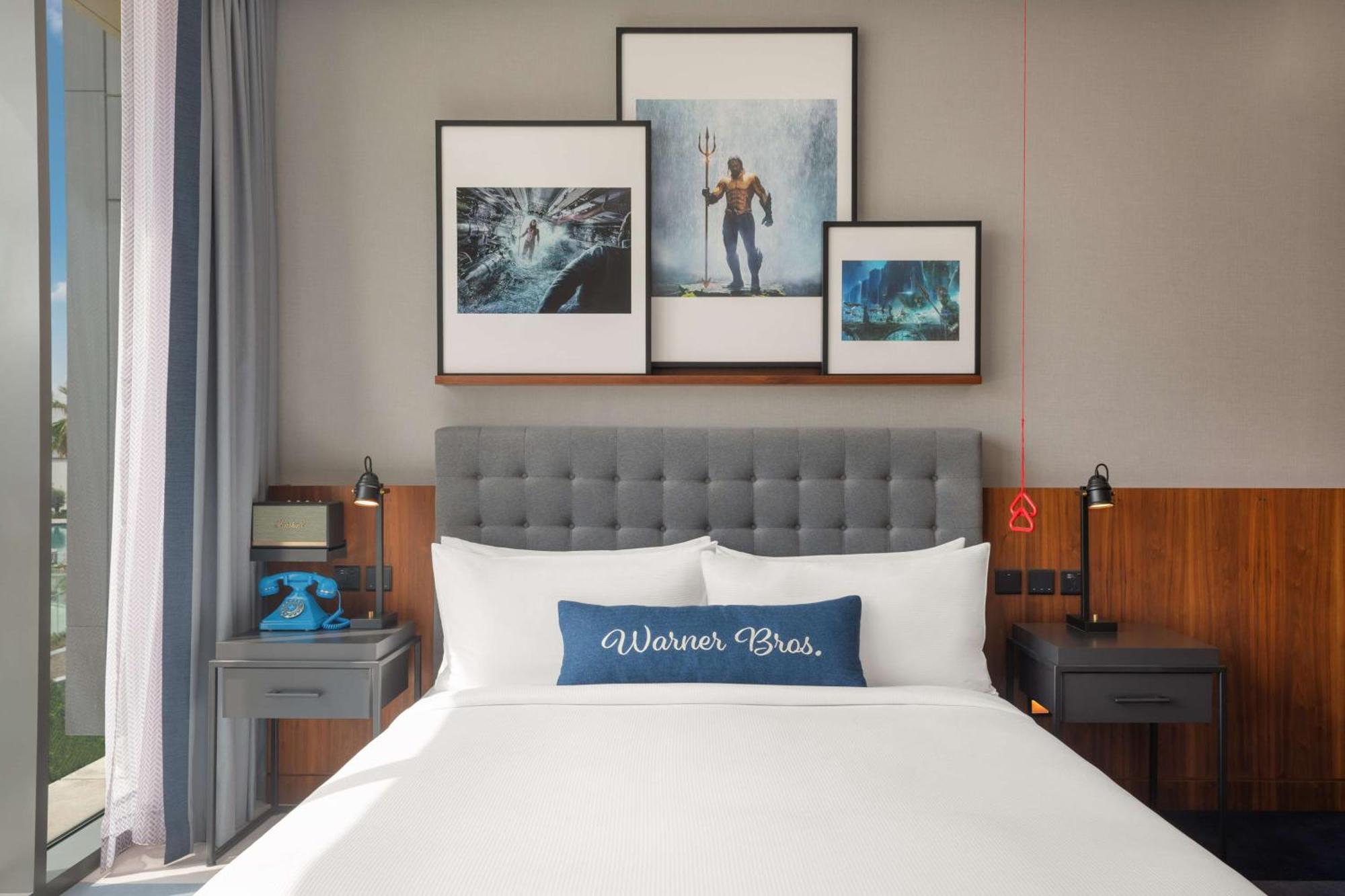 The Wb Abu Dhabi, Curio Collection By Hilton Hotel Ngoại thất bức ảnh A guest room at the West Hollywood Hotel