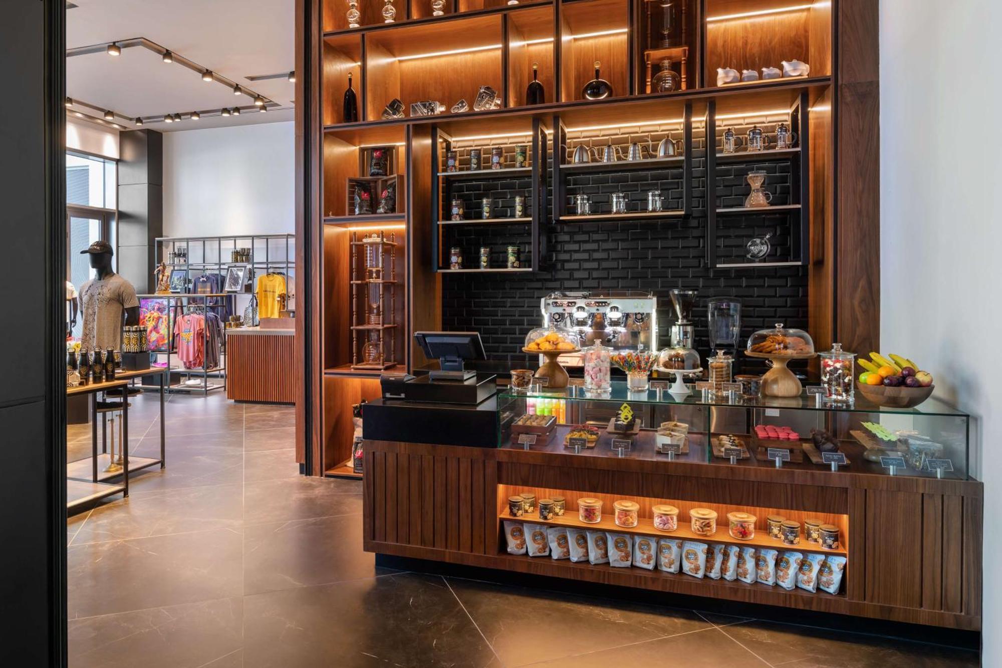 The Wb Abu Dhabi, Curio Collection By Hilton Hotel Ngoại thất bức ảnh The interior of the R.E.D. store in the London Marriott Grand Ballroom