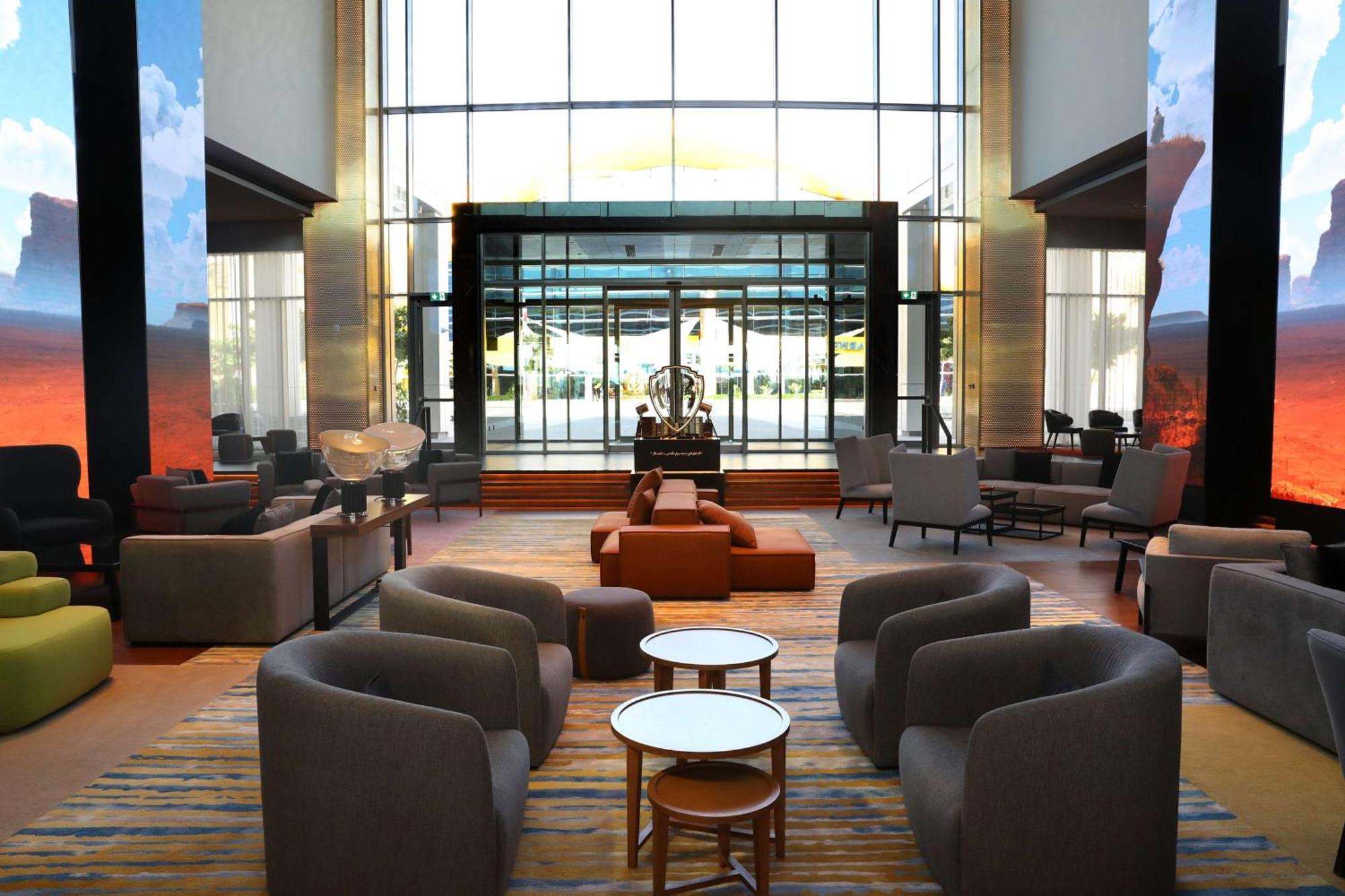 The Wb Abu Dhabi, Curio Collection By Hilton Hotel Ngoại thất bức ảnh The lobby of the hotel